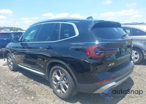 2022 BMW X3 xDrive30I z USA, uszkodzony, nr VIN 5UX53DP06N9J81603